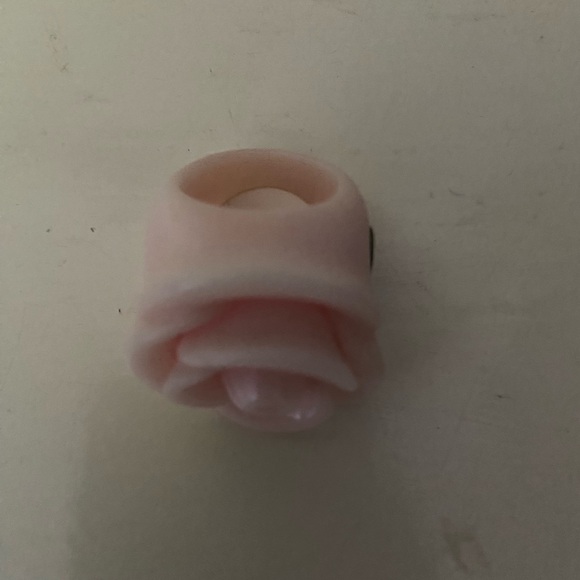 Pretty by Elizabeth Arden Rose Ring - Picture 2 of 5